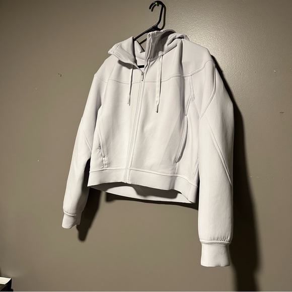 Lululemon Grey Jacket - Size 12 | Stylish and Comfortable Activewear Outerwear - Picture 3 of 5